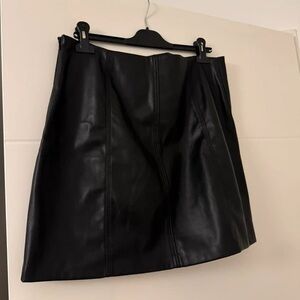 Elegant Black Leather Mini Skirt